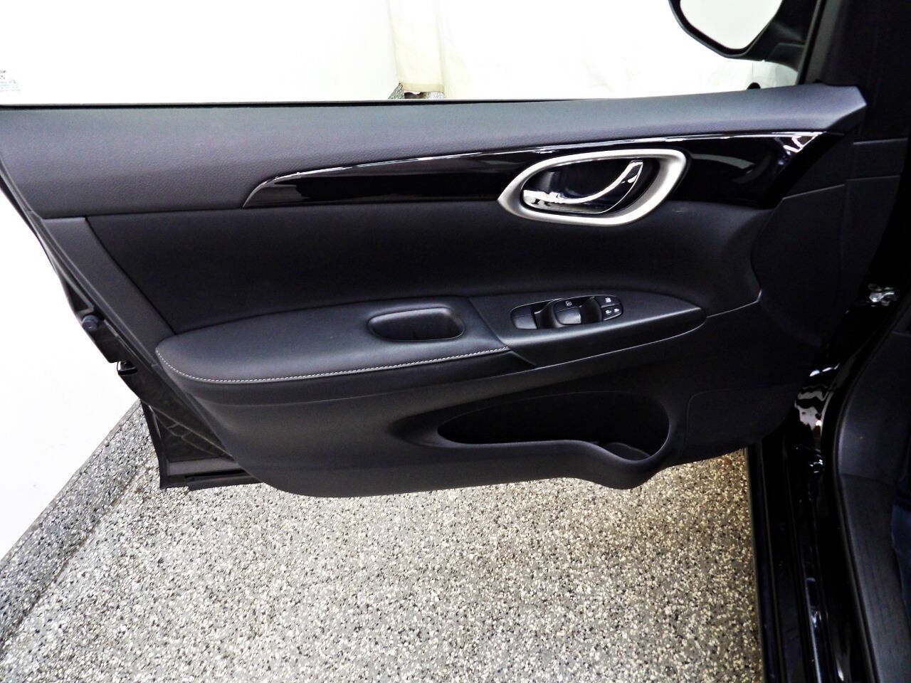 Used 2019 Nissan Sentra SV FWD image 7