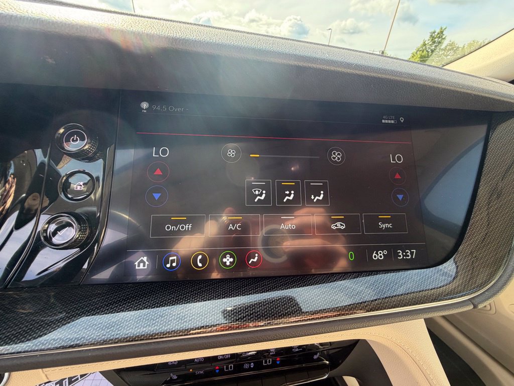 Used 2023 Buick Envision Essence AWD/4WD image 21