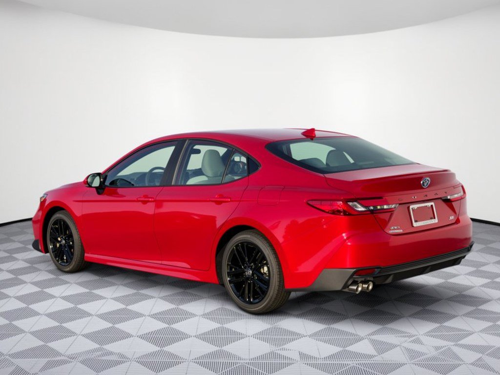Used 2026 Toyota Camry SE FWD image 3