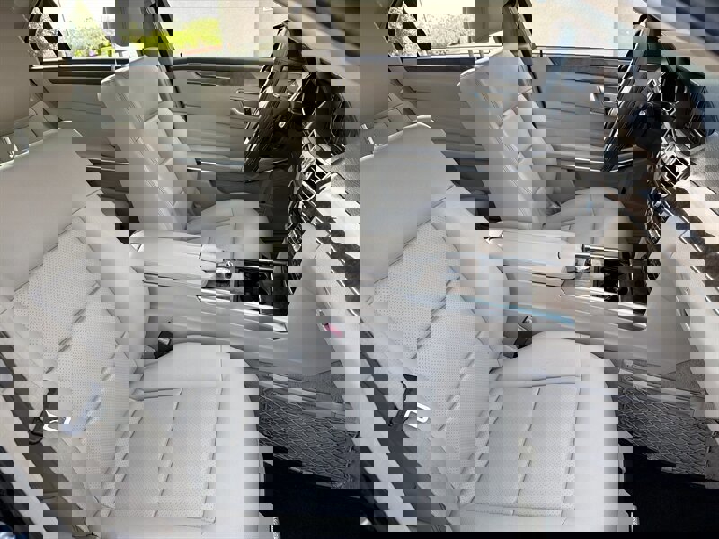 Used 2014 Mercedes-Benz E 250 BlueTEC Sedan image 14