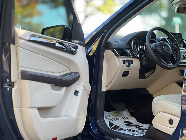 Used 2017 Mercedes-Benz GLS 450 4MATIC image 9