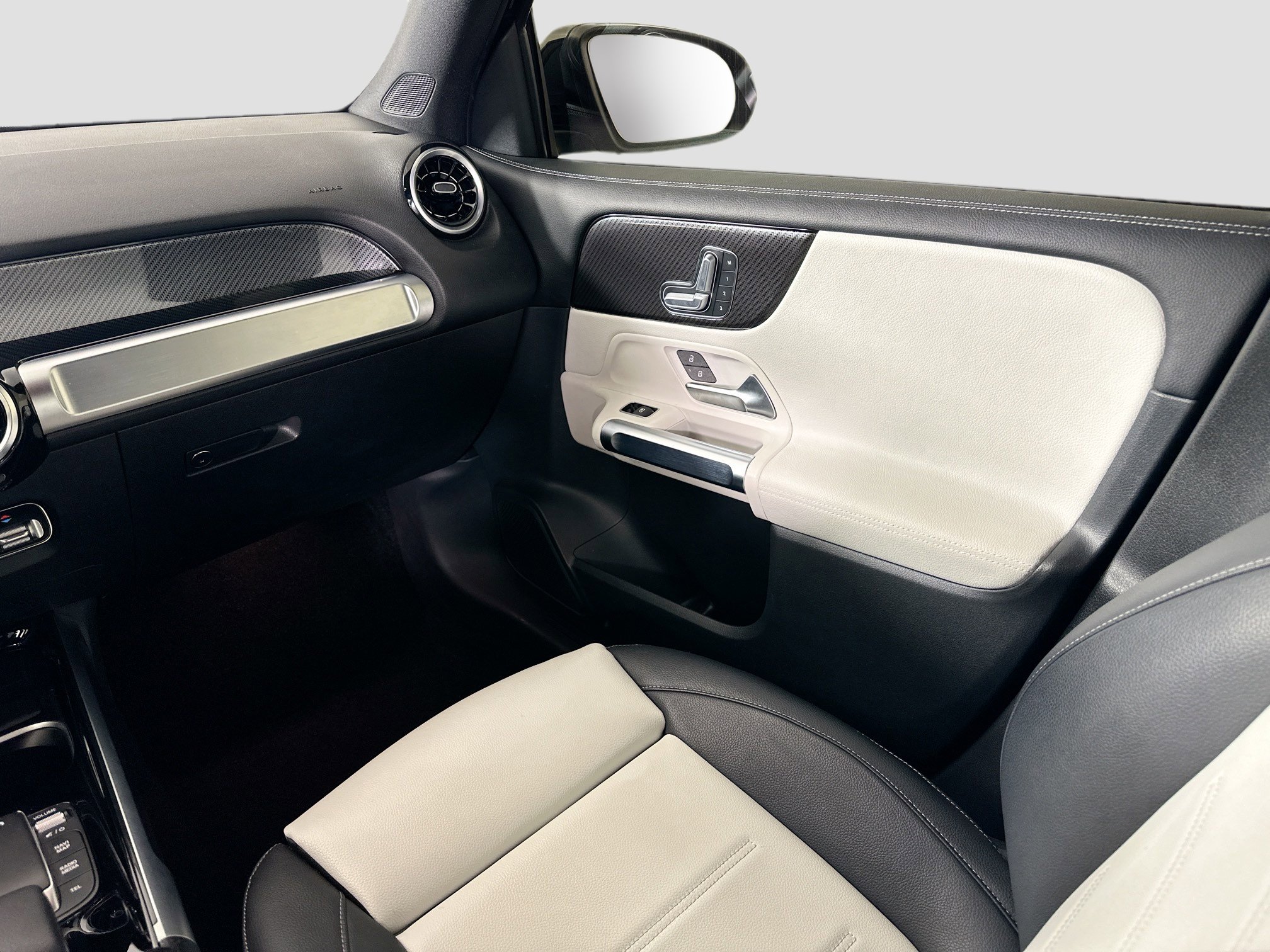 Certified 2023 Mercedes-Benz GLB 250 4MATIC image 26