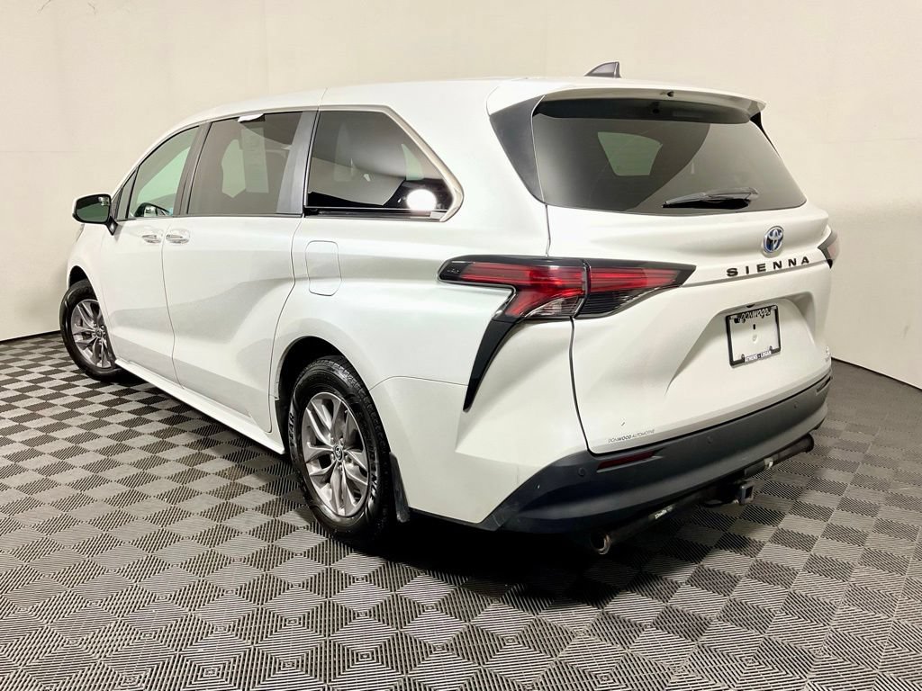 Used 2022 Toyota Sienna XLE FWD image 12