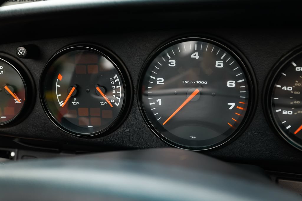Used 1995 Porsche 911 Carrera RWD image 91