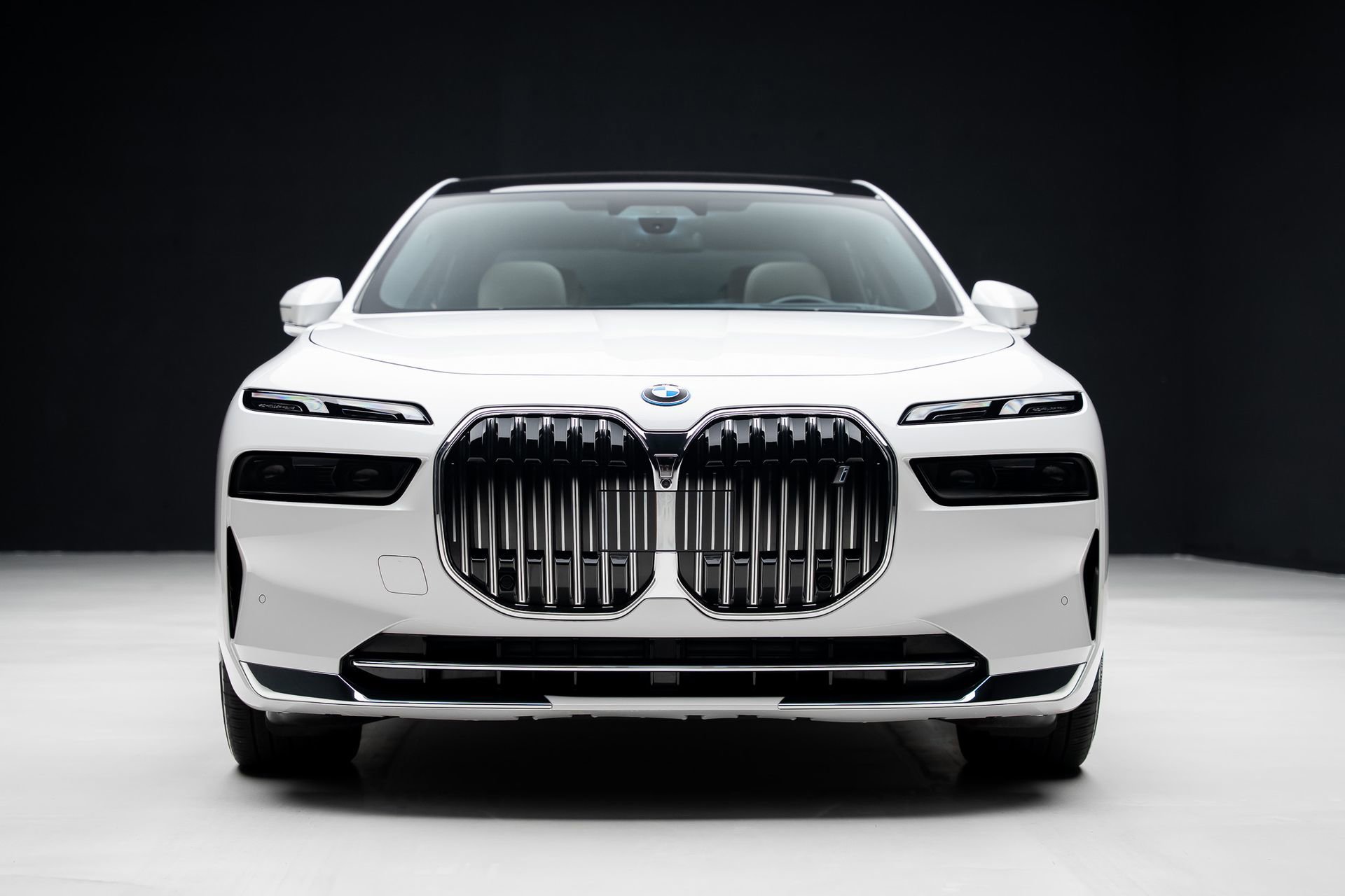 Used 2024 BMW i7 xDrive60 image 8