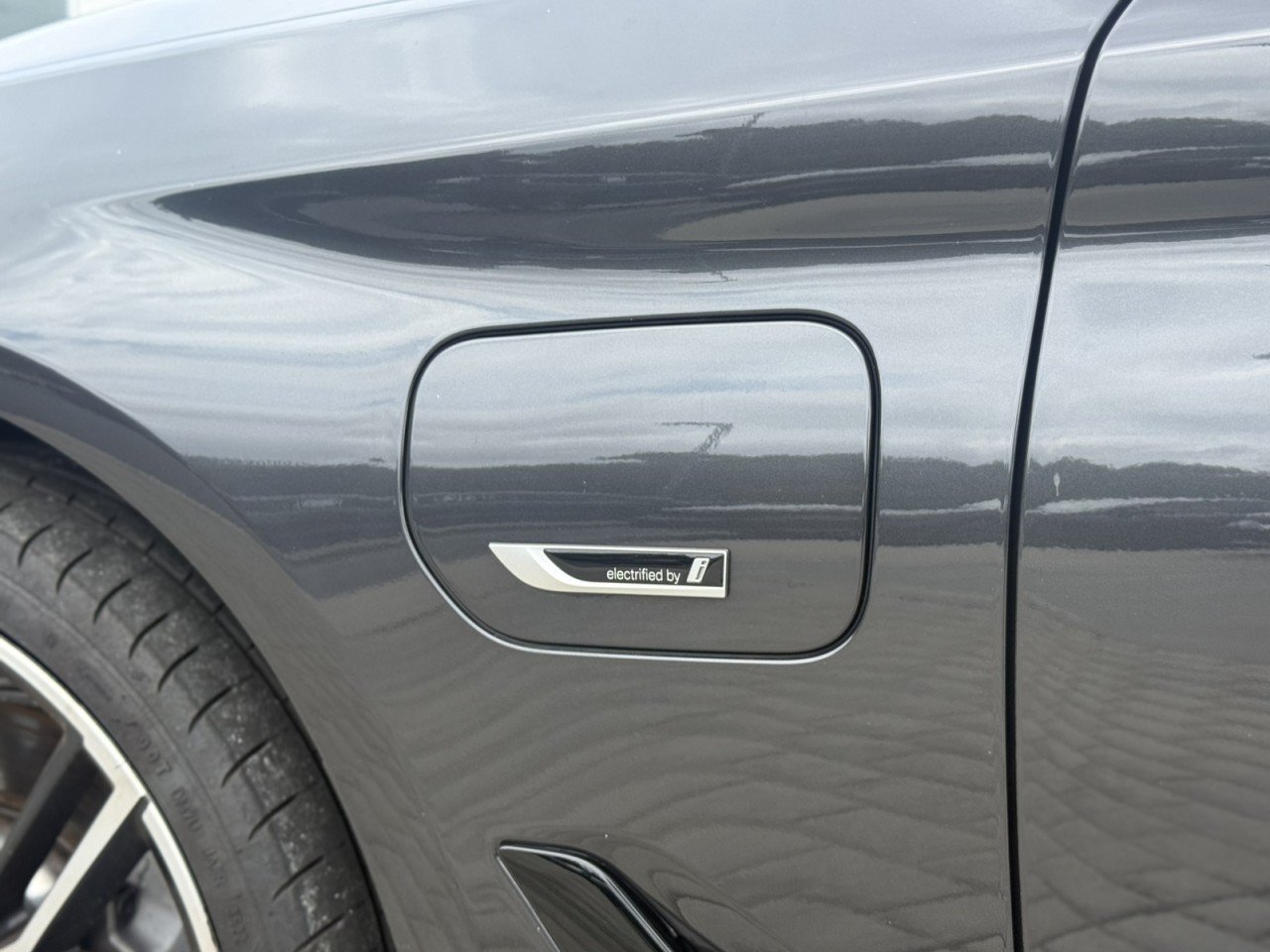 Certified 2023 BMW 530e w/ Executive Package RWD image 11