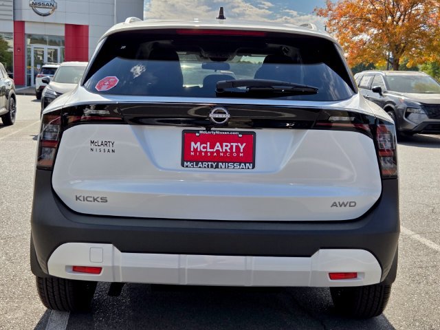 New 2027 Nissan Kicks SV AWD/4WD image 4