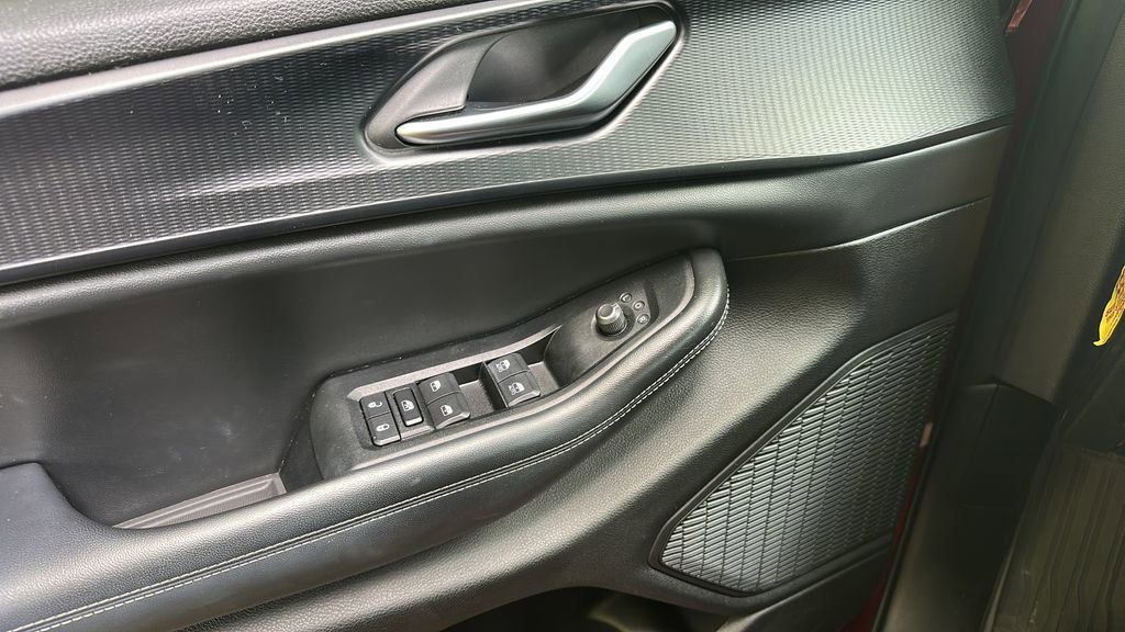 Used 2023 Jeep Grand Cherokee L Laredo RWD image 24
