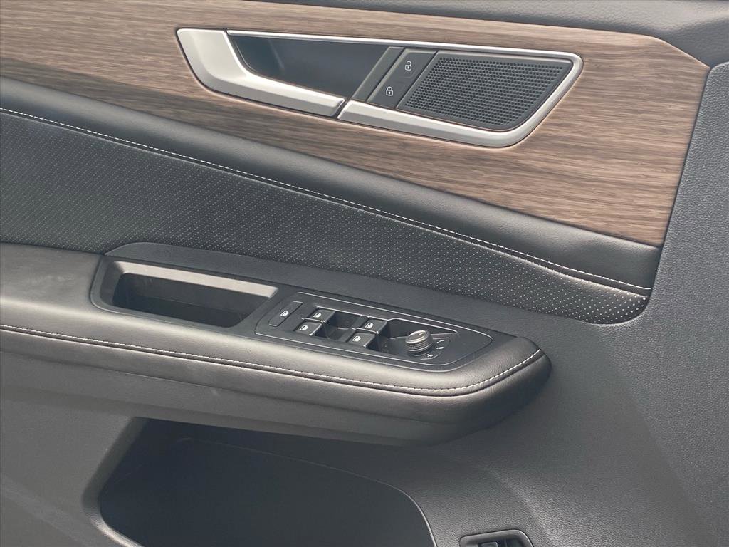 Certified 2024 Volkswagen Atlas SEL image 16