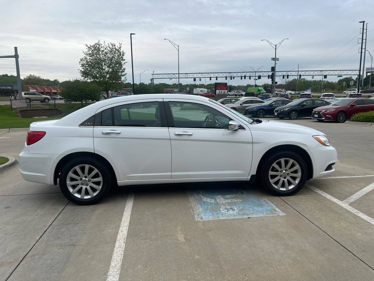 Used 2014 Chrysler 200 Limited FWD image 5
