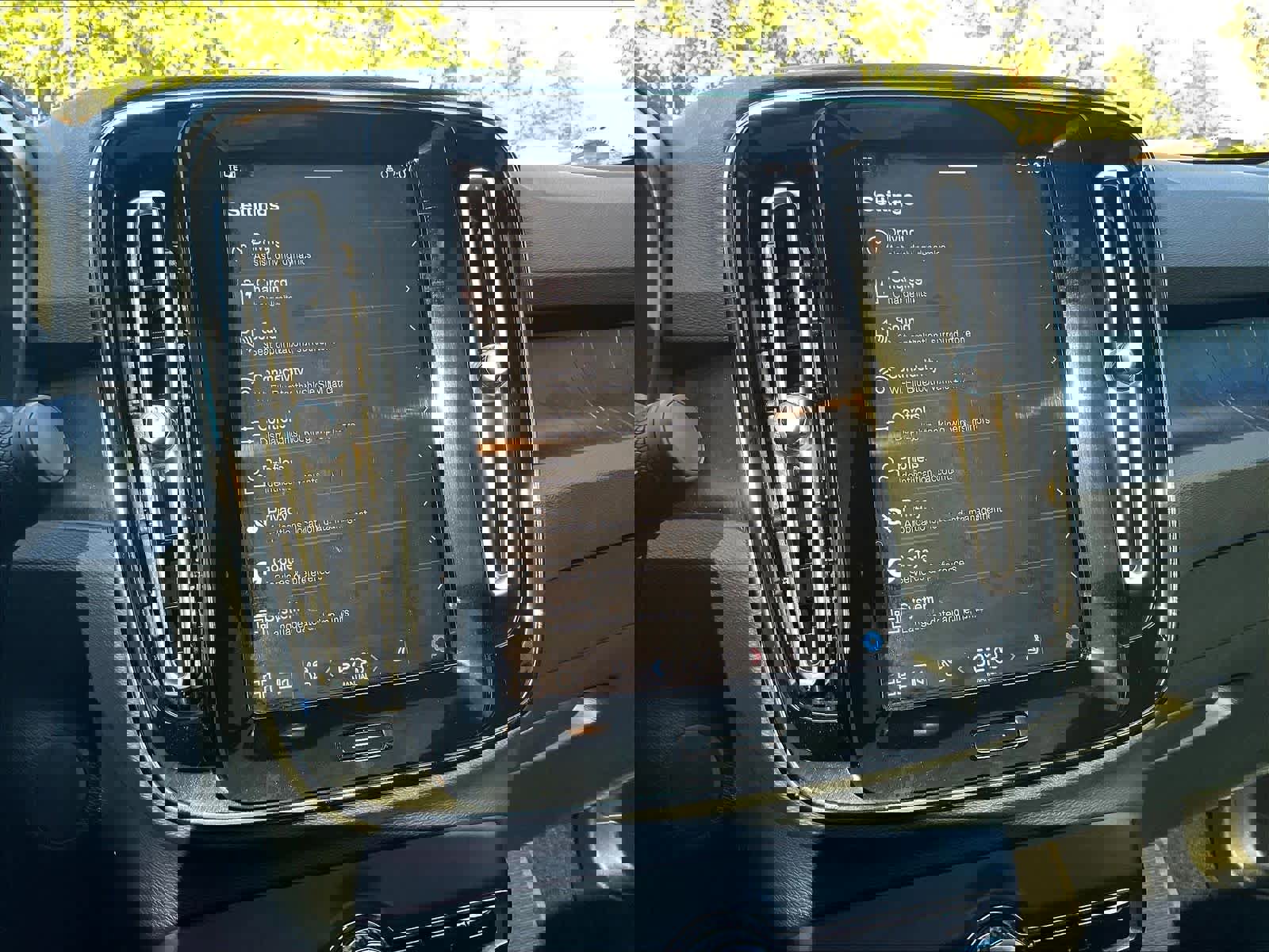 Used 2023 Volvo C40 P8 Recharge Ultimate image 37