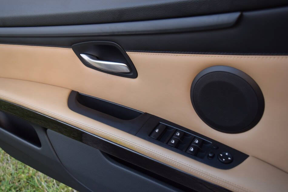 Used 2011 BMW M3 Convertible RWD image 77