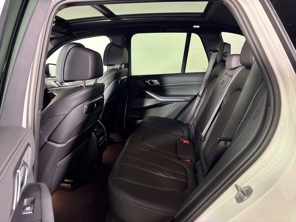 Used 2025 BMW X5 xDrive50e image 21