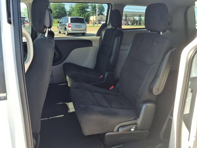 Used 2016 Dodge Grand Caravan SXT w/ Rear Park Assist Package image 21