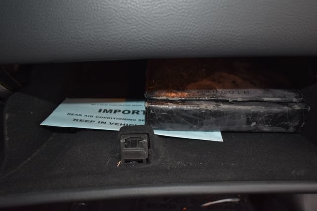 Used 2008 Lincoln Town Car Executive RWD image 44