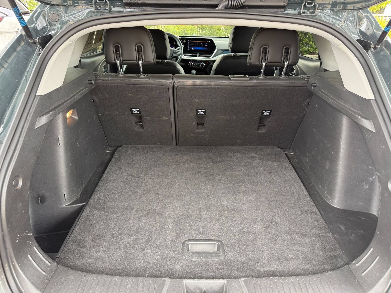 Used 2025 Chevrolet Trax LT FWD image 31