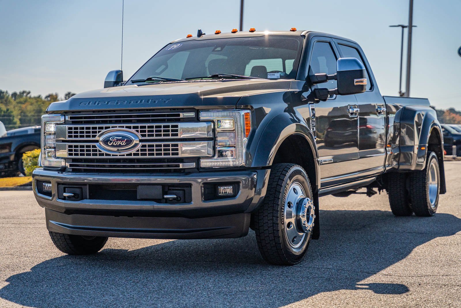 Certified 2019 Ford F450 Platinum w/ Platinum Ultimate Package image 3