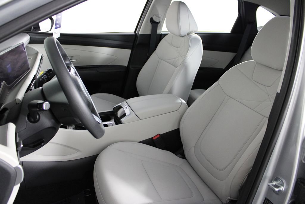 Certified 2026 Hyundai Tucson SE image 20