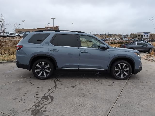 Used 2025 Honda Pilot Touring image 13