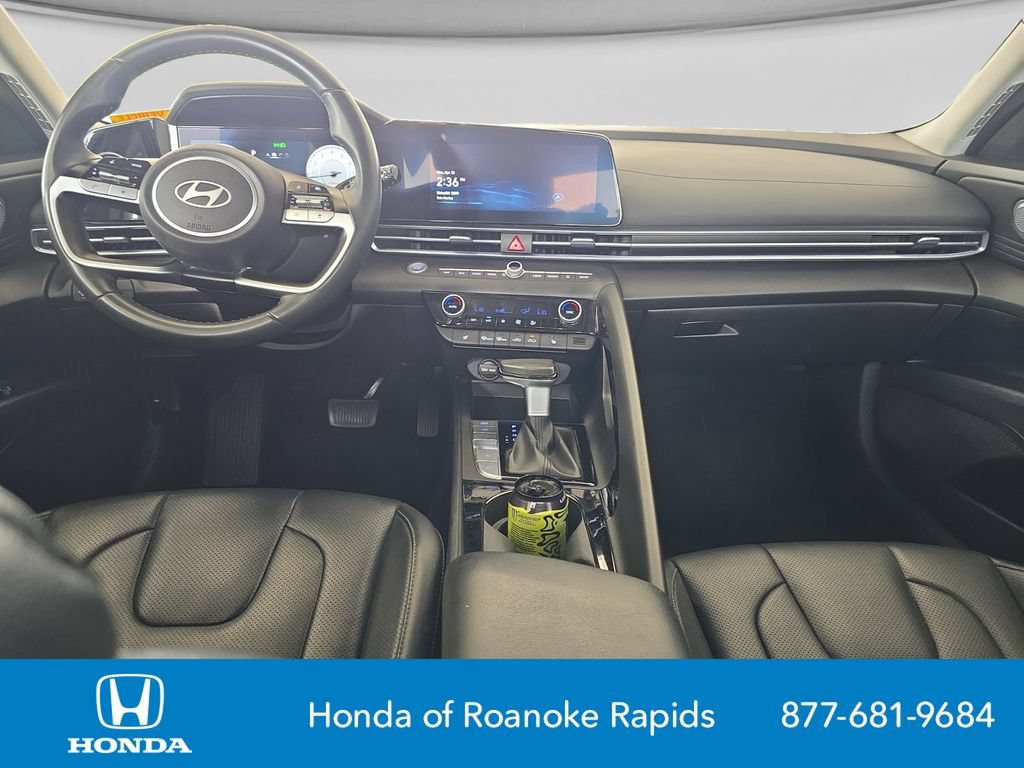Used 2025 Hyundai Elantra Limited FWD image 12