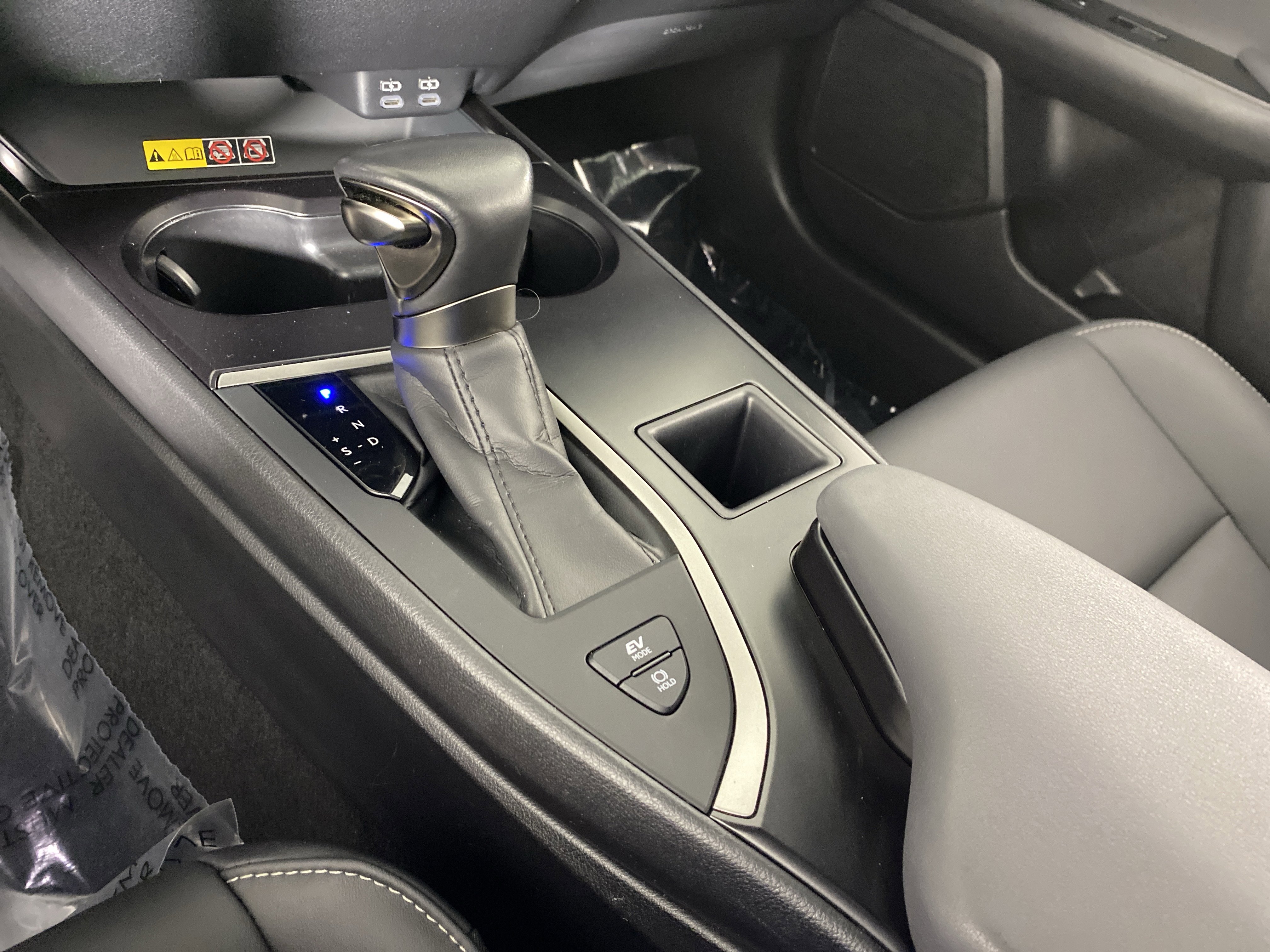 Used 2024 Lexus UX 250h AWD image 30