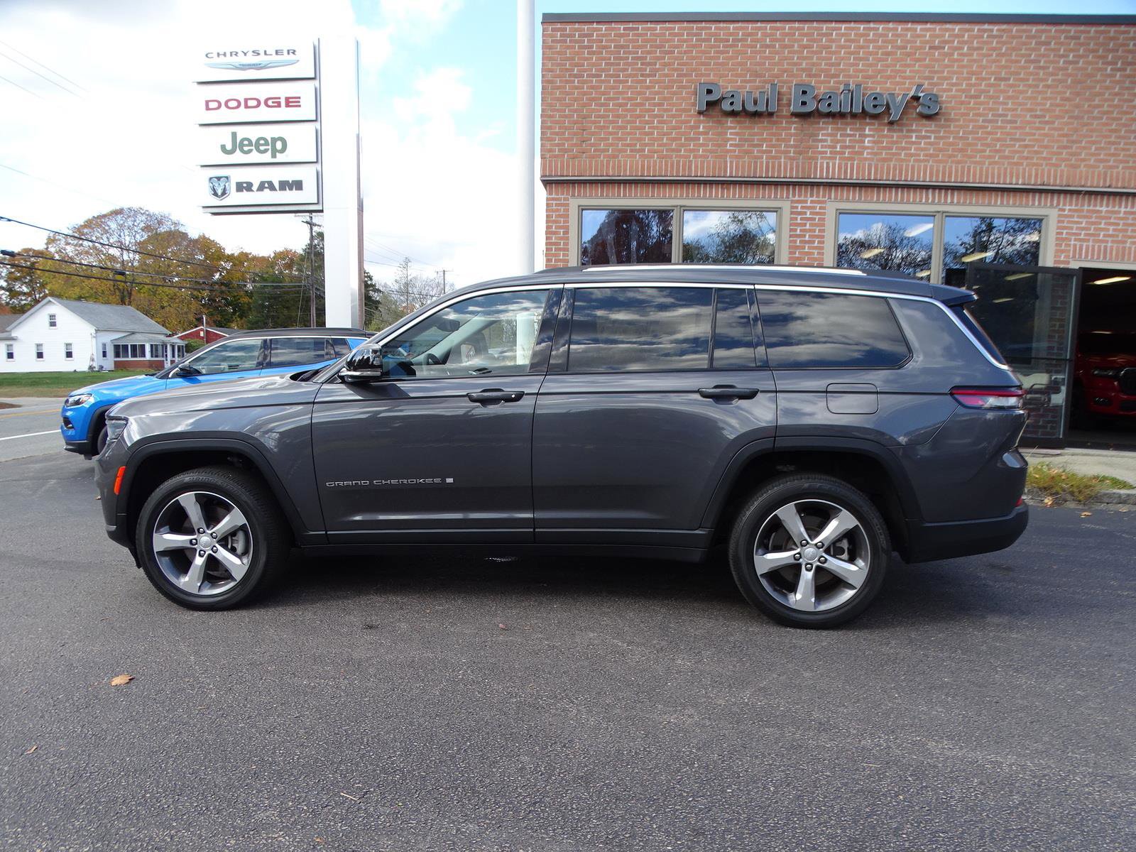 Used 2021 Jeep Grand Cherokee L Limited image 4
