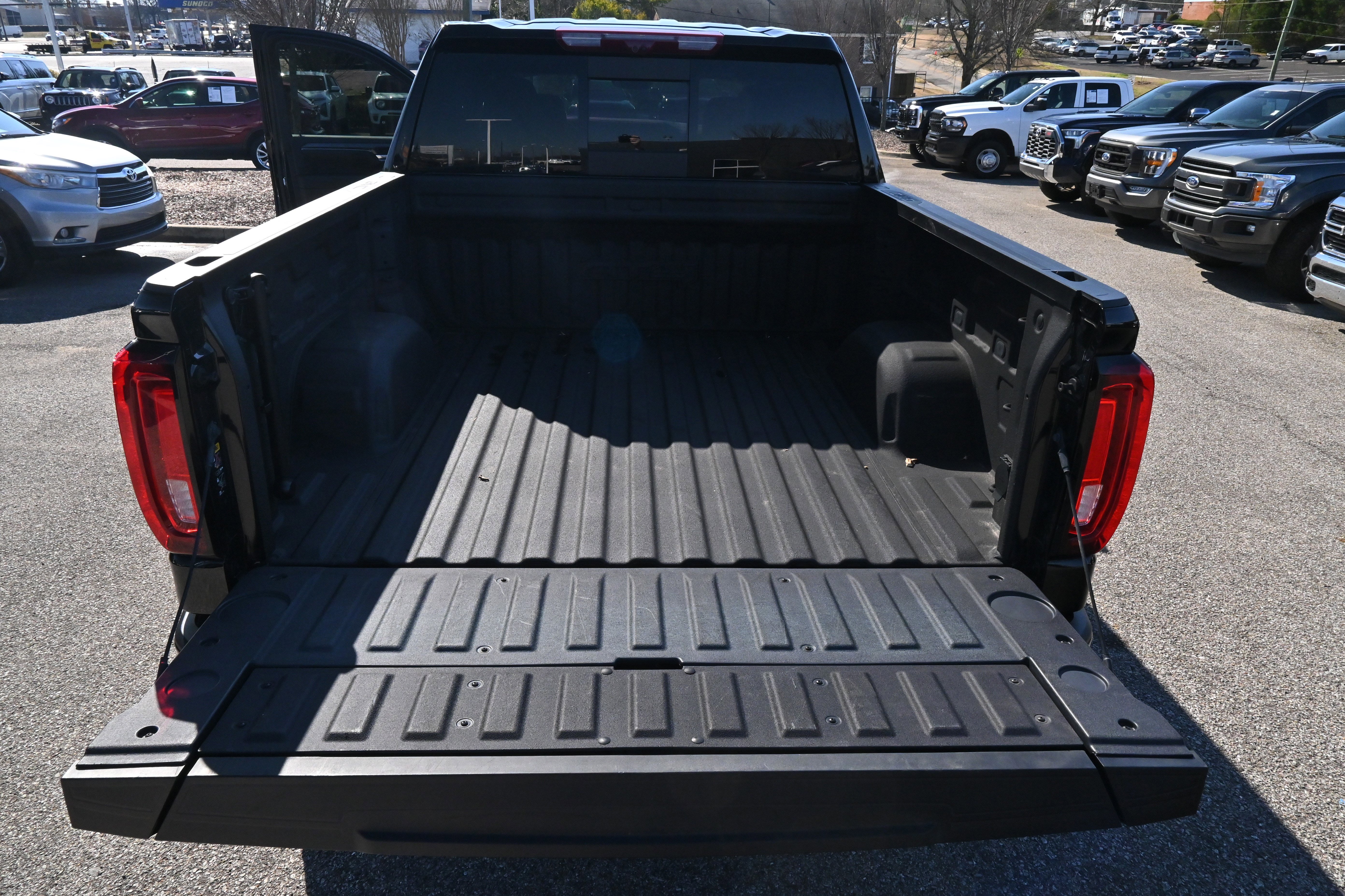 Used 2024 GMC Sierra 1500 AT4 w/ Technology Package image 35