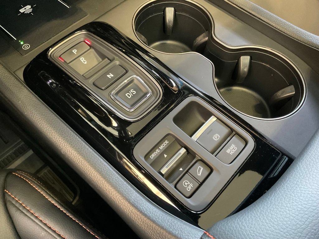 Used 2025 Honda Pilot TrailSport image 18