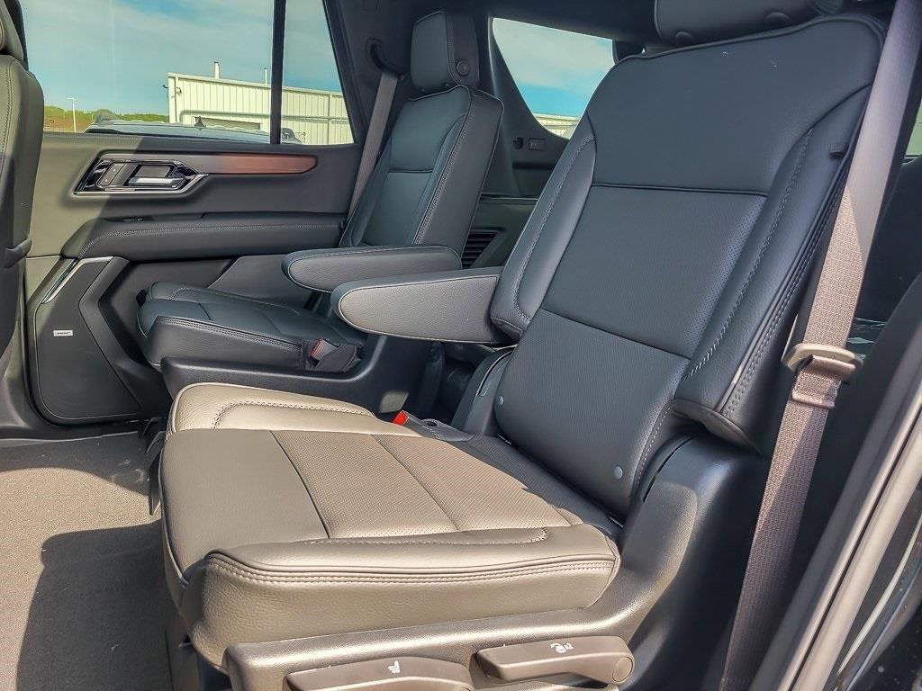 New 2026 GMC Yukon Denali w/ Sun & Power Step Package image 12