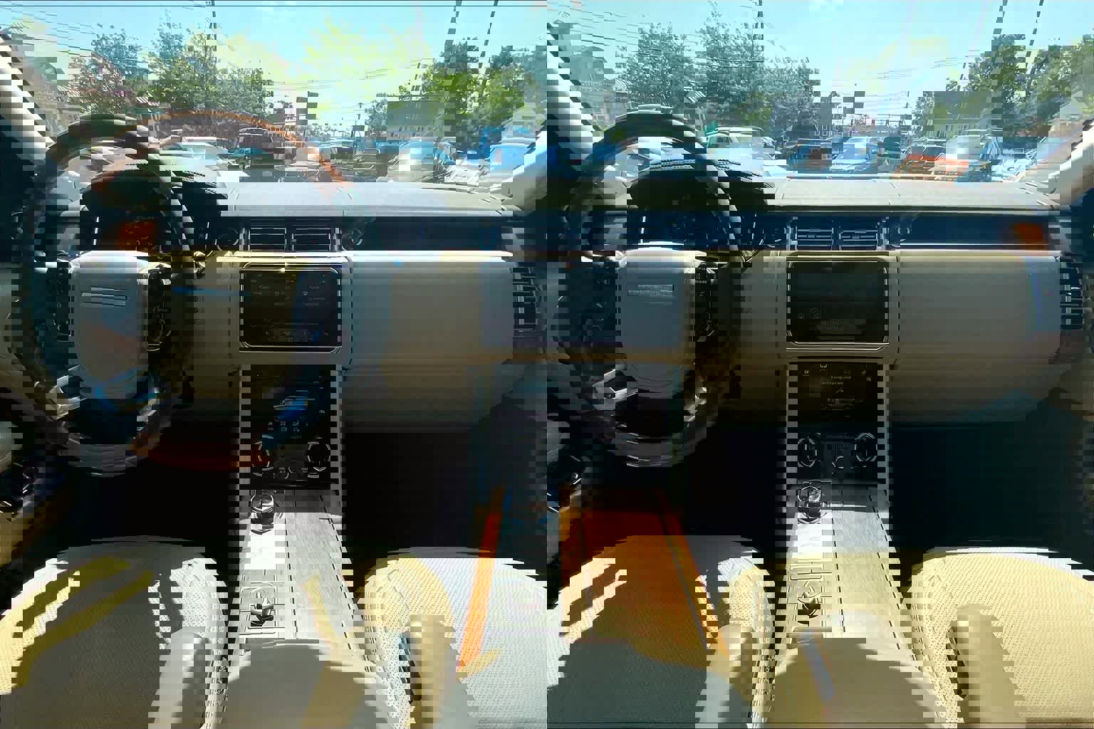 Used 2019 Land Rover Range Rover Supercharged image 14