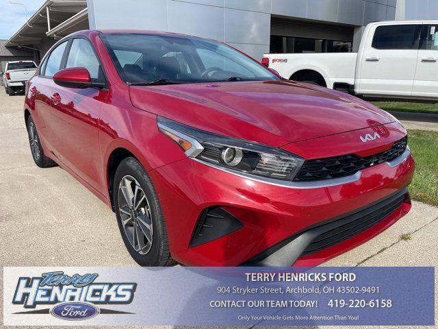 Used 2023 Kia Forte LXS image 1