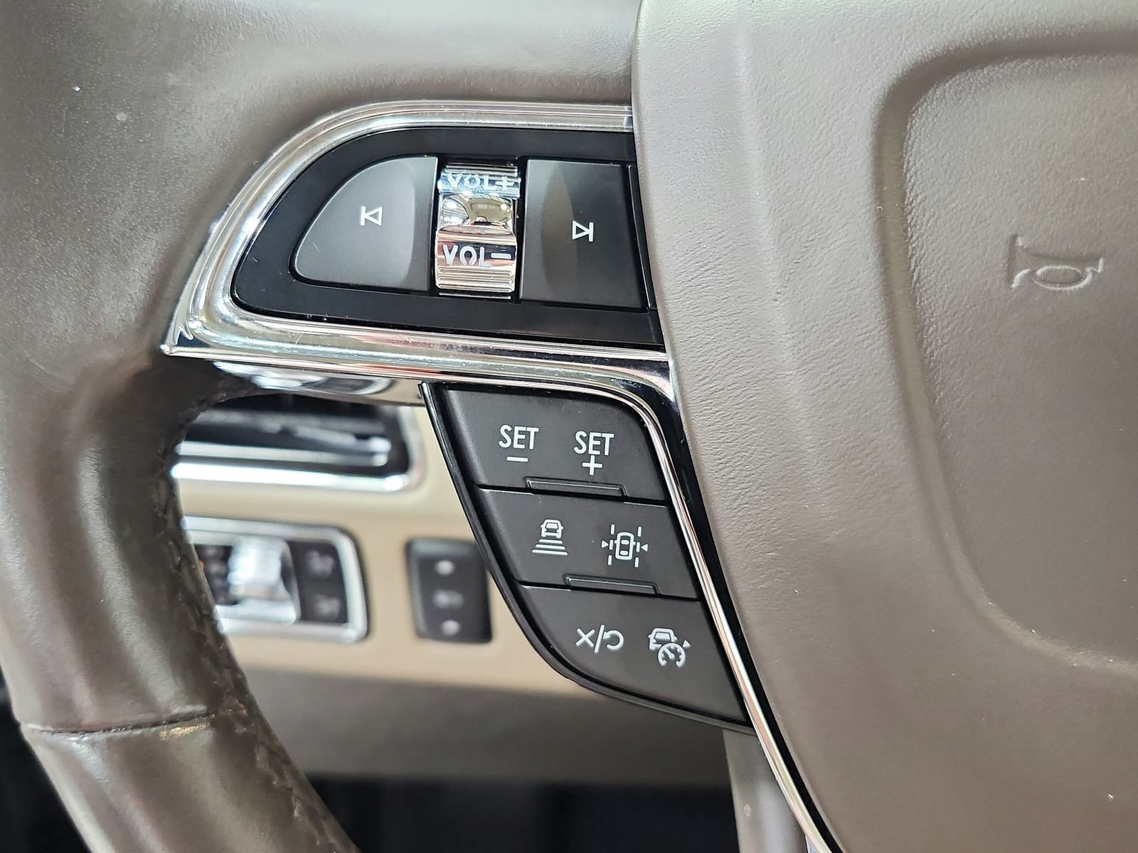Used 2023 Lincoln Navigator L Reserve AWD/4WD image 27