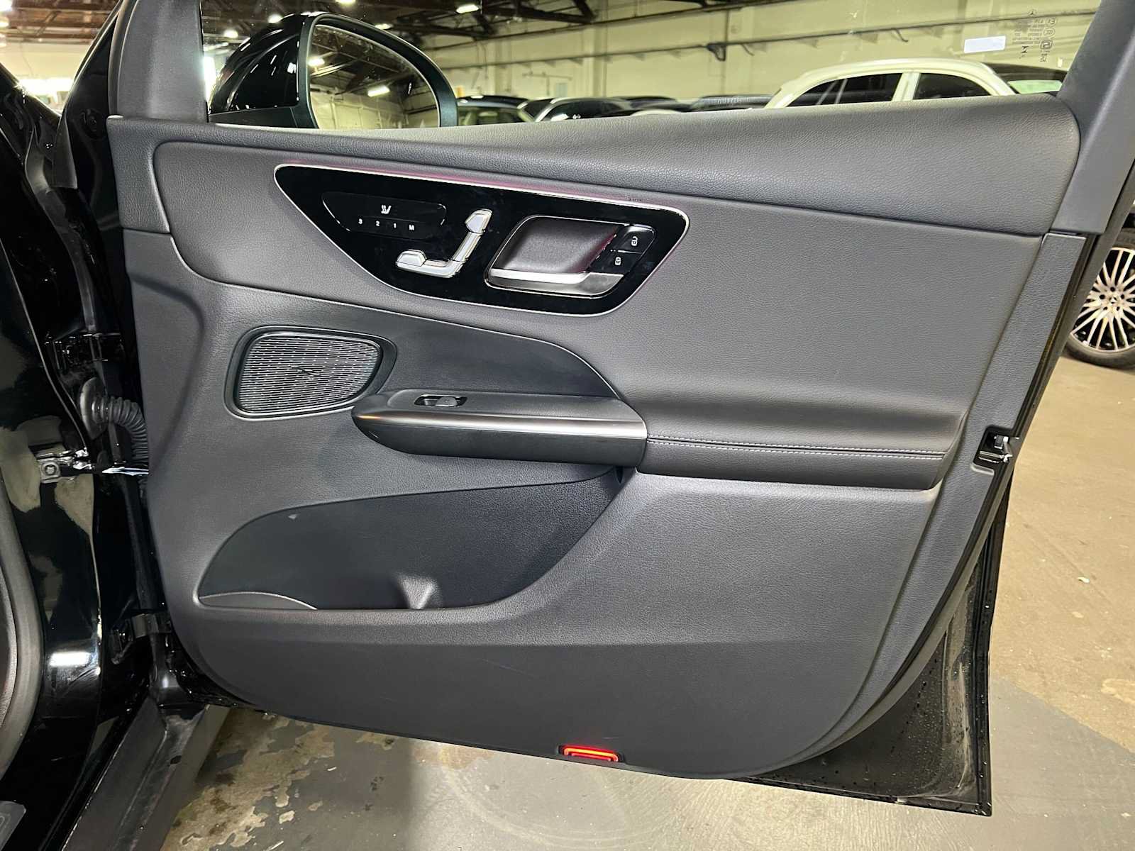 Used 2026 Mercedes-Benz GLC 300 4MATIC image 10