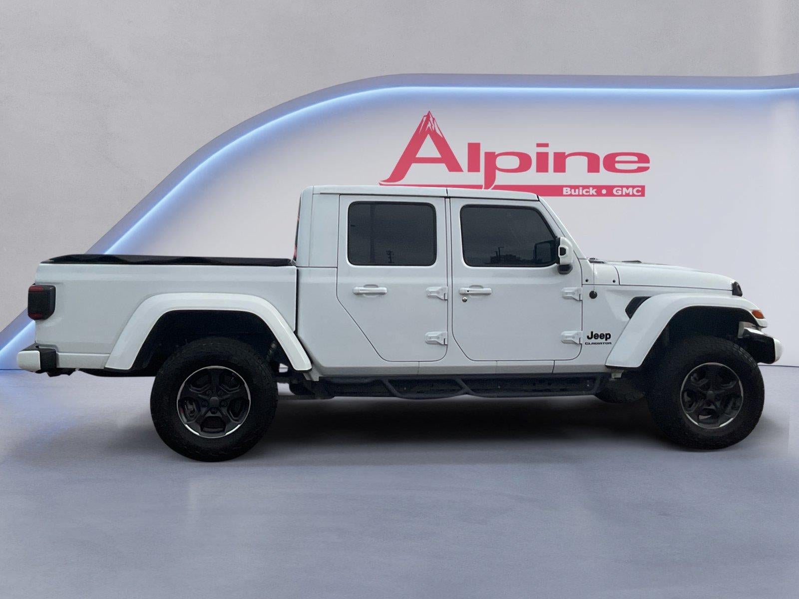 Used 2021 Jeep Gladiator Overland AWD/4WD image 6