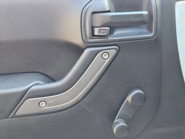 Used 2018 Jeep Wrangler Unlimited Sport w/ Connectivity Group image 8