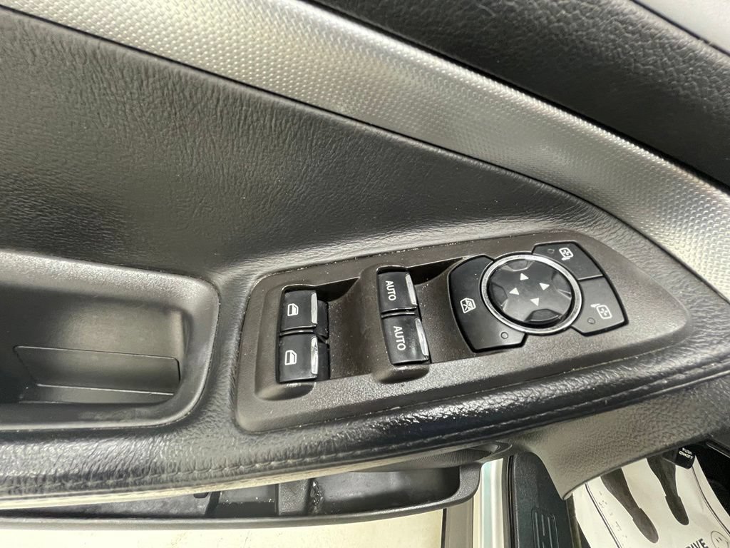 Used 2014 Ford Explorer XLT w/ Equipment Group 202A AWD/4WD image 14