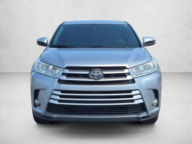 Used 2018 Toyota Highlander LE FWD video 2