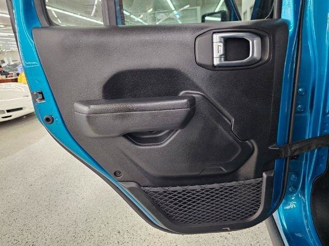 Used 2024 Jeep Wrangler Unlimited AWD/4WD image 39