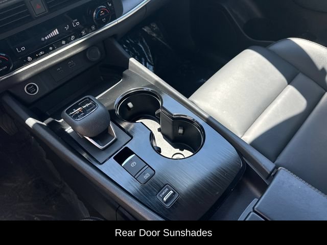 Used 2023 Nissan Rogue SV w/ SV Premium B Package FWD image 16