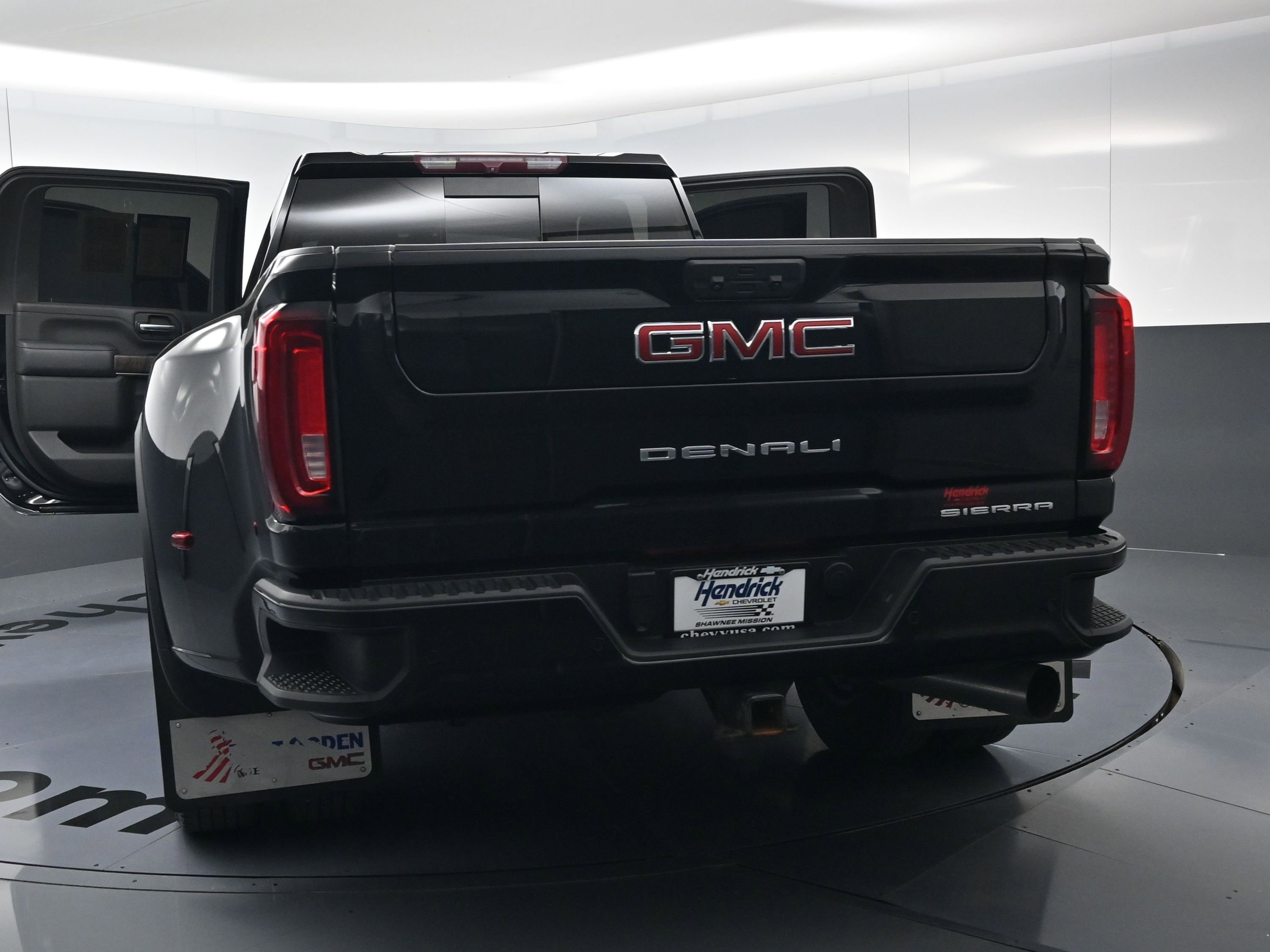Certified 2022 GMC Sierra 3500 Denali image 35