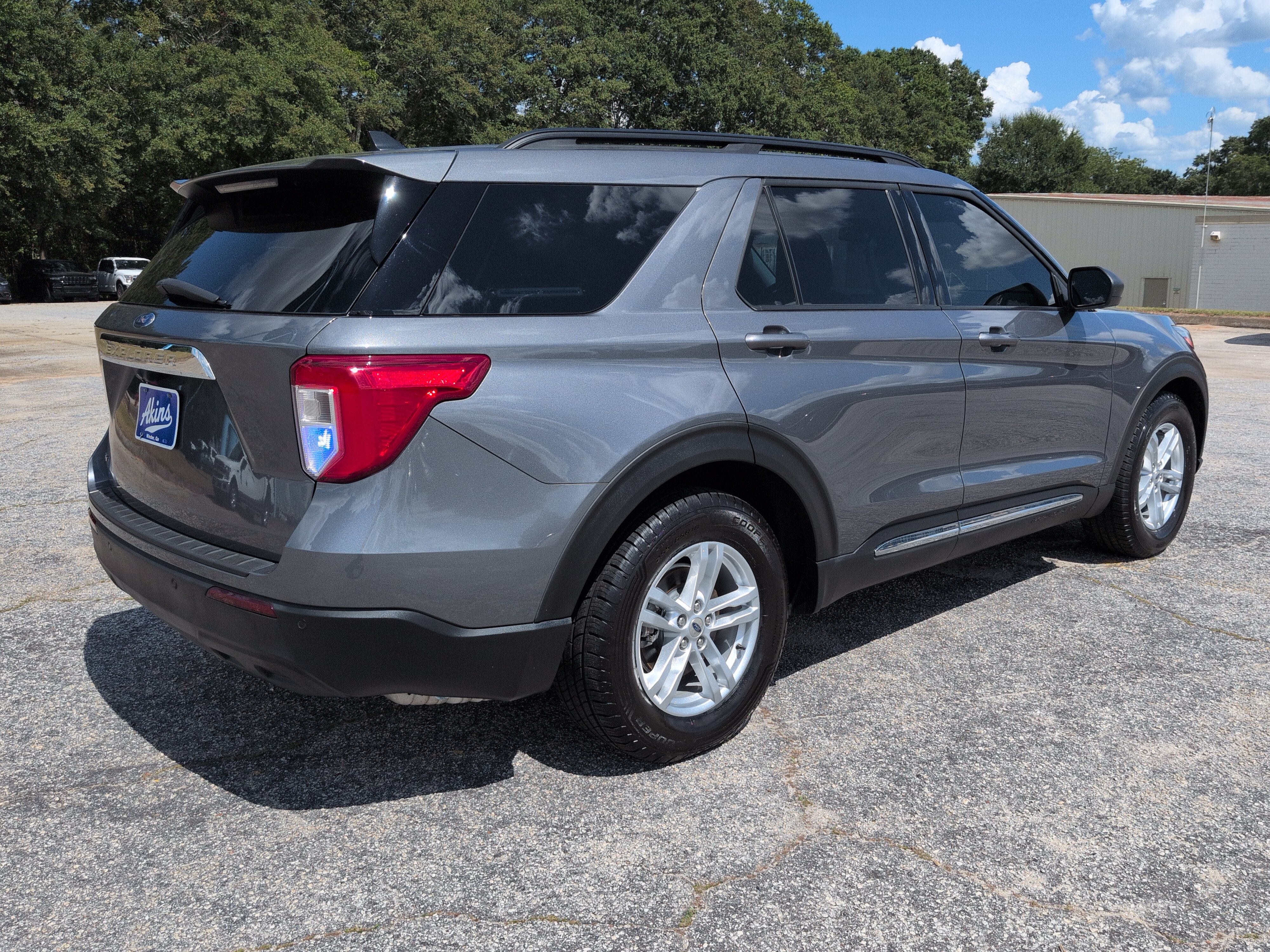 Certified 2022 Ford Explorer XLT RWD image 3