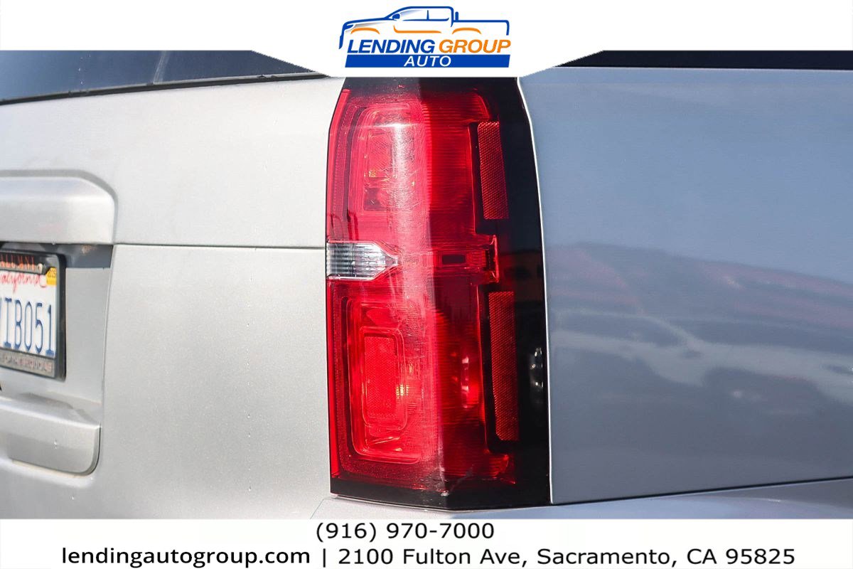 Used 2016 Chevrolet Suburban LT image 8