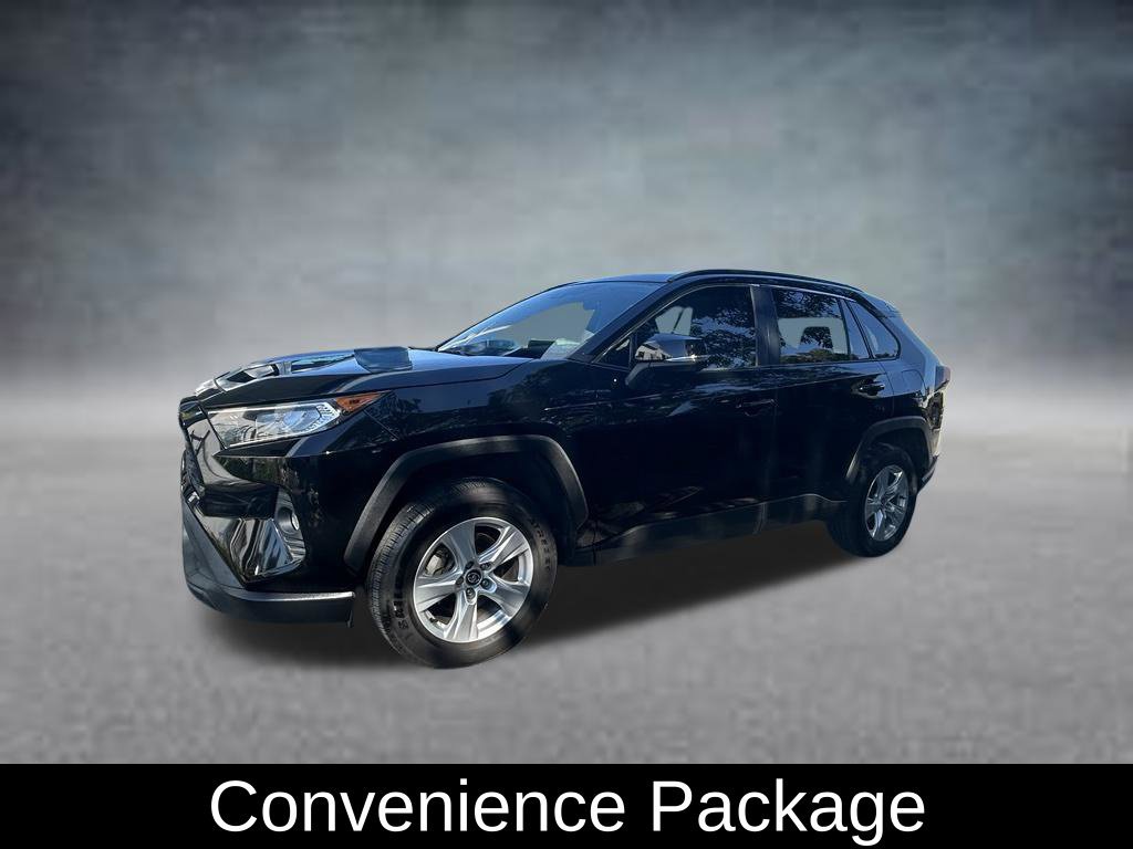 Used 2021 Toyota RAV4 XLE w/ Convenience Package FWD image 3