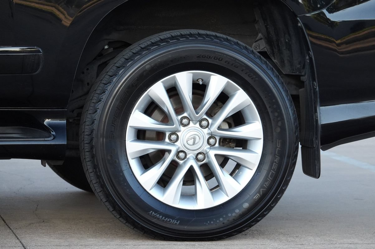 Used 2014 Lexus GX 460 w/ Premium Package AWD/4WD image 29