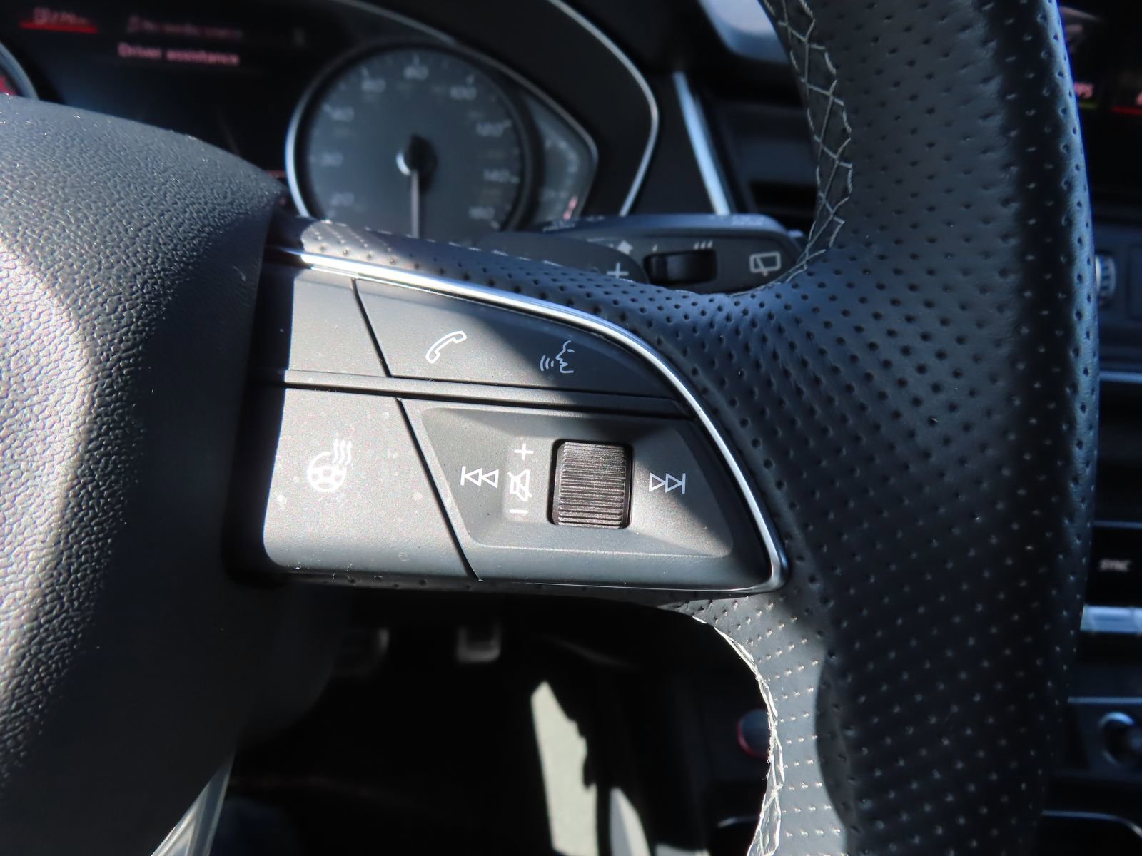 Used 2023 Audi SQ5 Premium w/ Convenience Package image 21