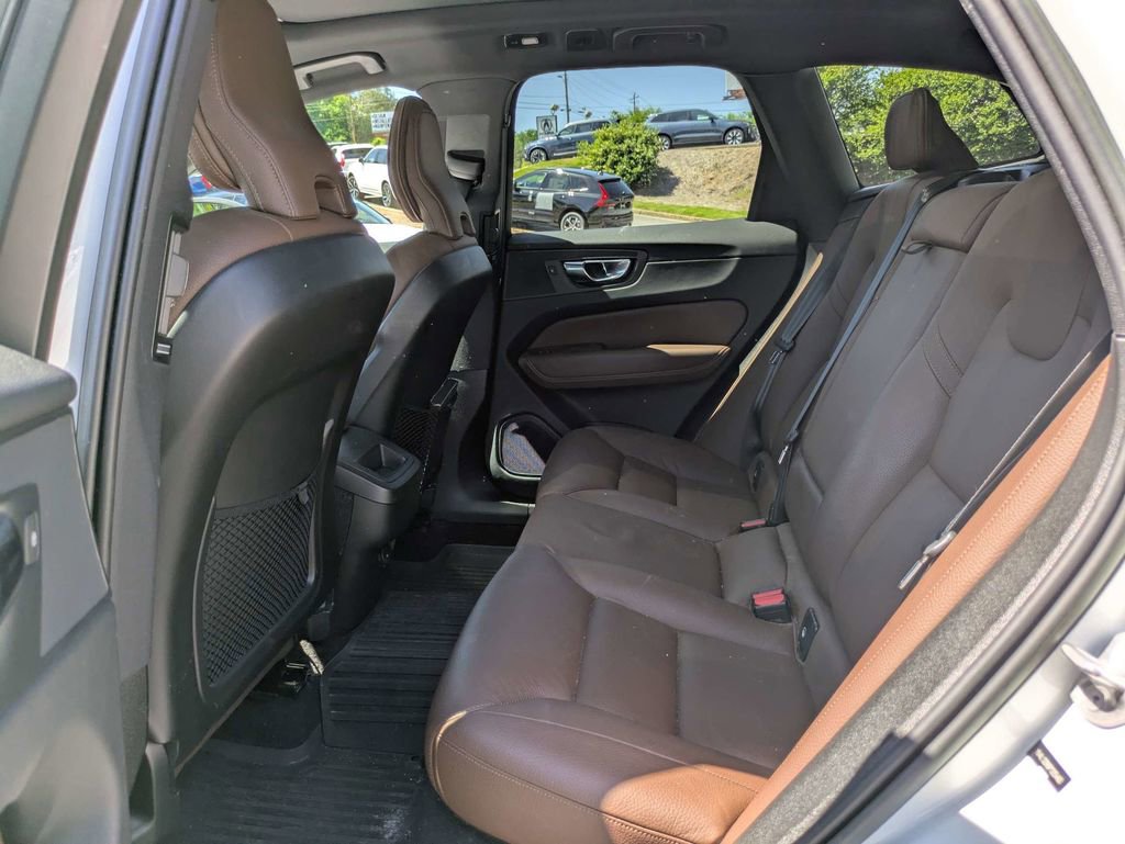 Used 2023 Volvo XC60 B5 Plus w/ Protection Package Premier FWD image 15