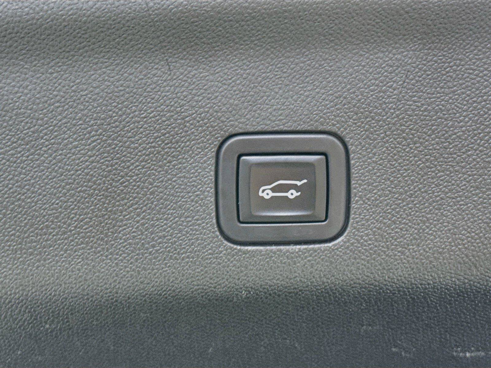 Used 2023 GMC Yukon SLT RWD image 41