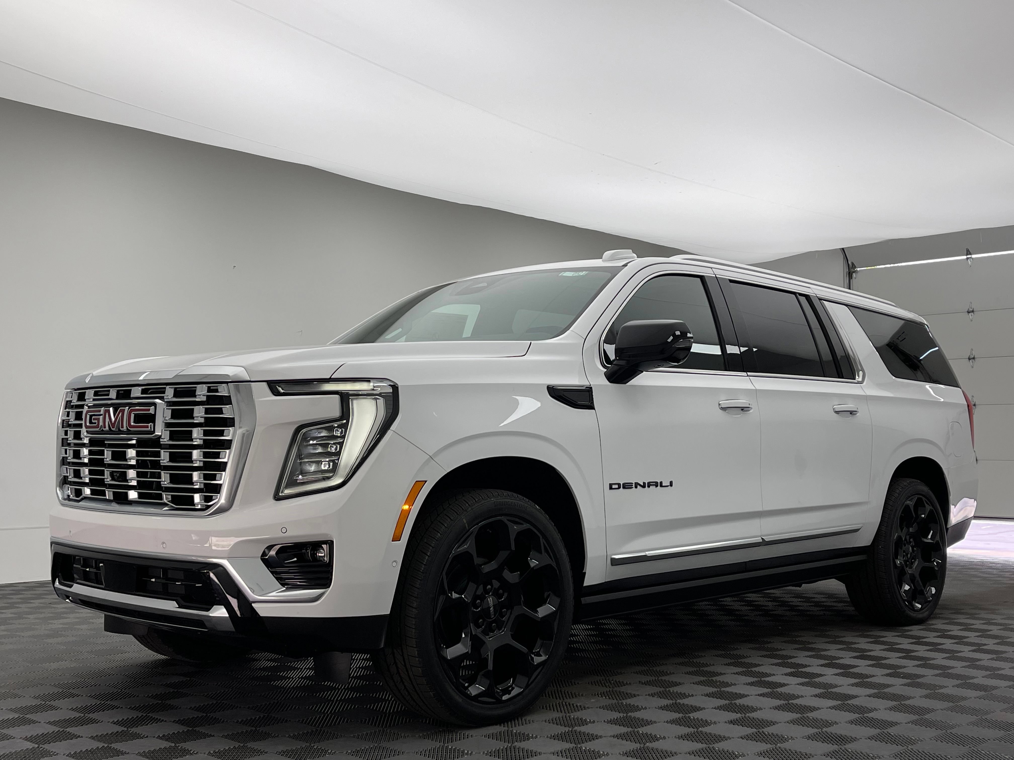 New 2026 GMC Yukon XL Denali w/ Denali Reserve Package AWD/4WD video 2