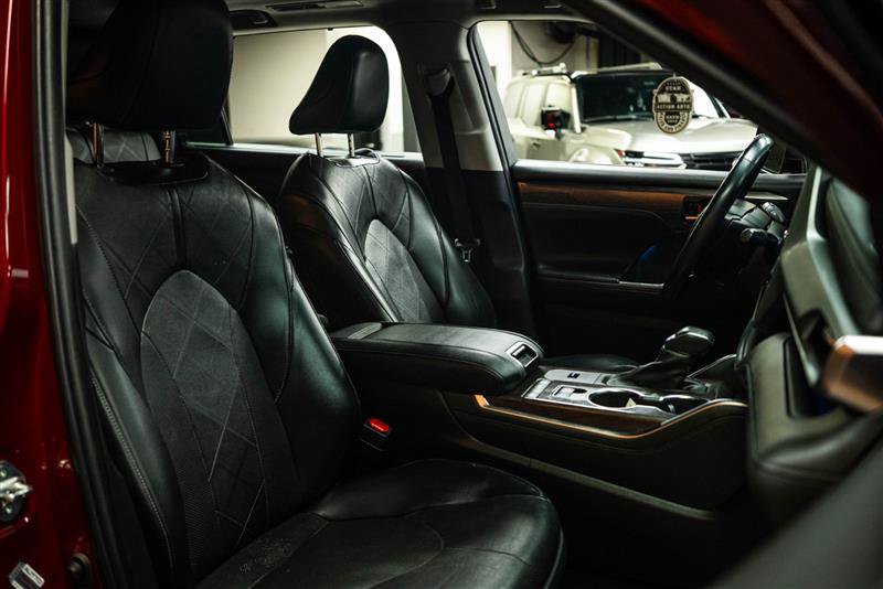 Used 2022 Toyota Highlander Platinum FWD image 15