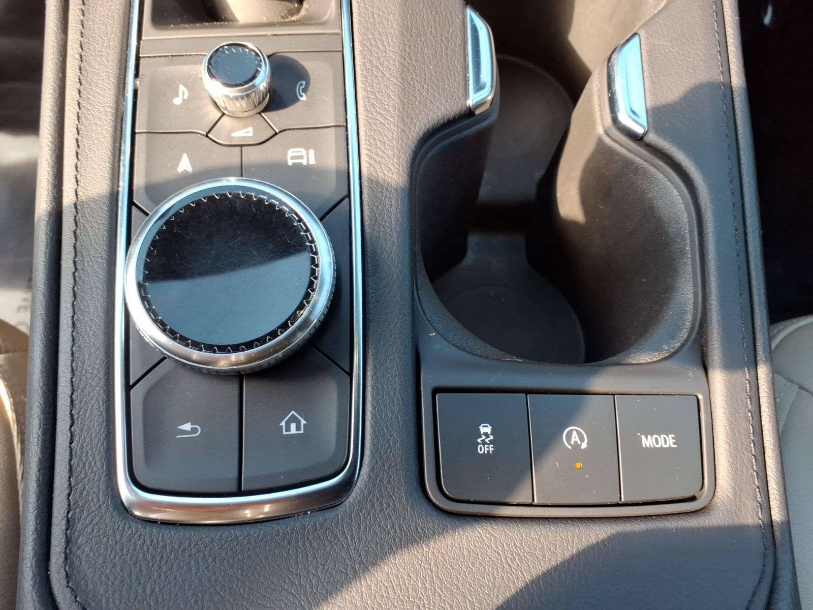 Used 2024 Cadillac XT4 Luxury w/ Cold Weather Package AWD/4WD image 28